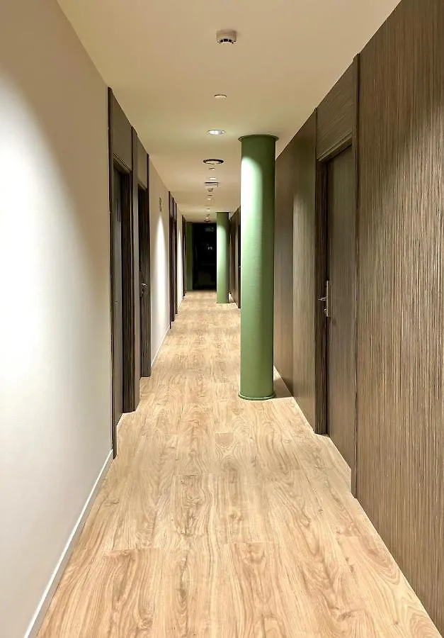 Hotel Hellosky Air Rooms Madrid